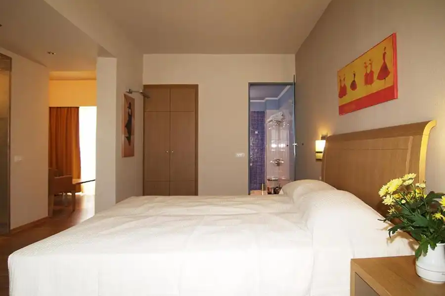 Kitro Hotel